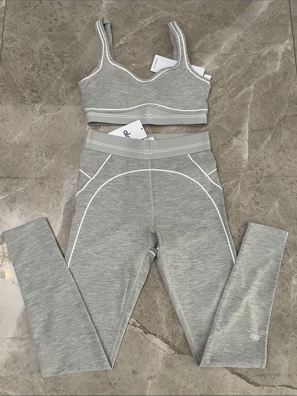 ALO Yoga Women's Gray Seam-Detail Leggings & Matching Sports Bra